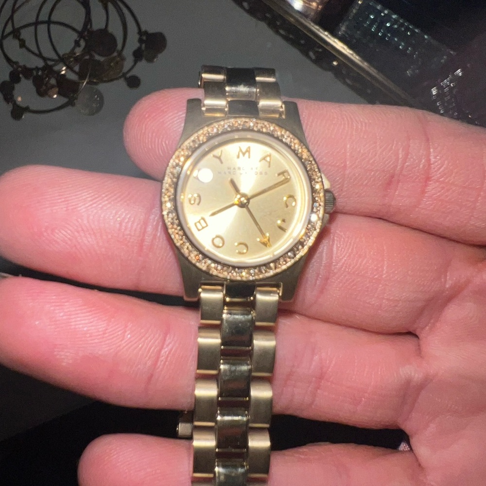 Marc Jacobs Watch - Picture 2 of 3